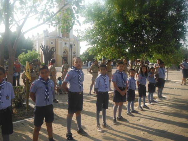 Hasteamento de bandeiras assinala abertura da Semana da Pátria em Floriano.(Imagem:FlorianoNews)