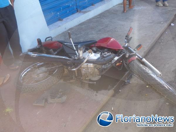 Colisão entre carro e moto deixa um ferido no bairro Ibiapaba.(Imagem:FlorianoNews)