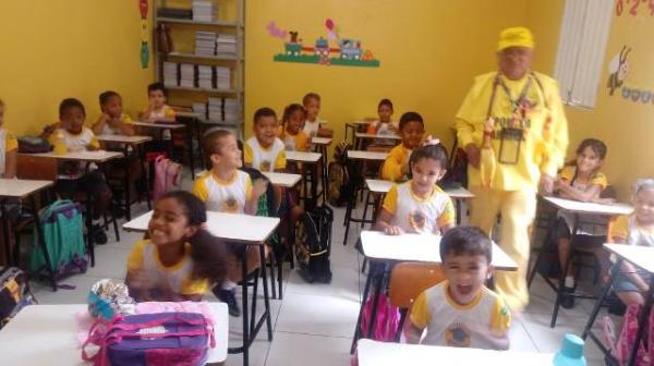 Alegria e reencontros marcam volta às aulas no Centro Educacional Peniel.(Imagem:FlorianoNews)