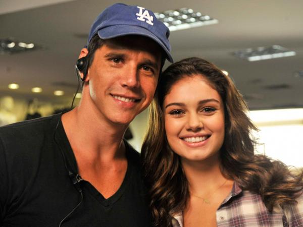 Sophie Charlotte e Marcio Garcia posam em bastidores de comercial(Imagem:Divulgação)