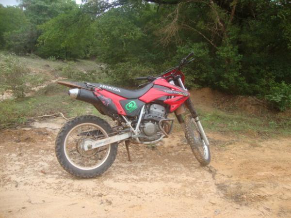 Moto abandonada há 5km de Barão de Grajau - MA(Imagem:redaçao)