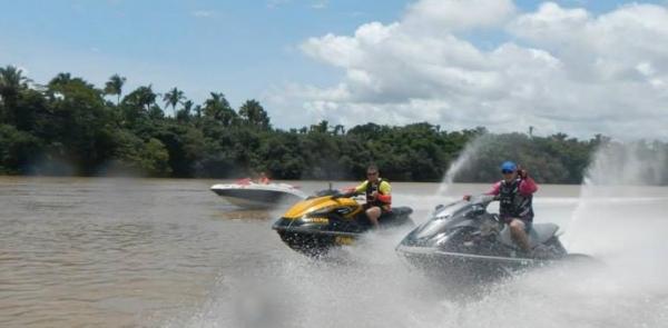 Para praticantes, esporte precisa de habilidades nas águas do rio Parnaíba.(Imagem:Divulgação)