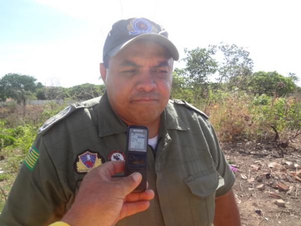 Polícia Militar de Floriano encontra veículo roubado escondido em matagal.(Imagem:FlorianoNews)