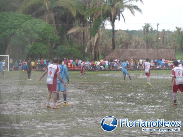 Riachinho fica com titulo do campeonato debaixo de muita chuva e confusão.(Imagem:FlorianoNews)