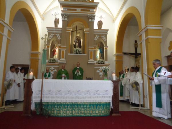 Fieis participam da última missa de Dom Valdemir na Catedral São Pedro de Alcântara.(Imagem:FlorianoNews)