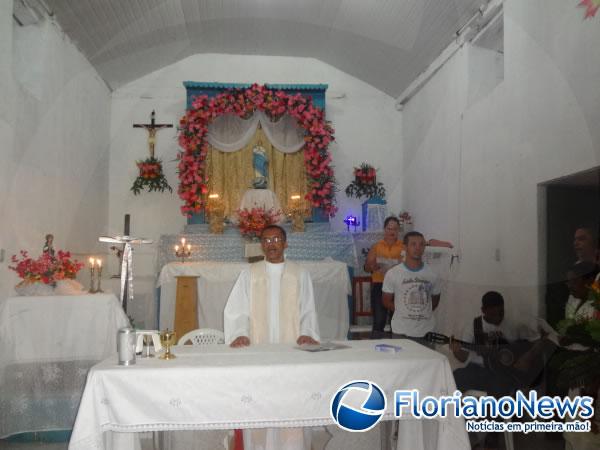 Levantada do mastro marca início dos festejos de Nossa Senhora da Conceição na localidade Manga.(Imagem:FlorianoNews)