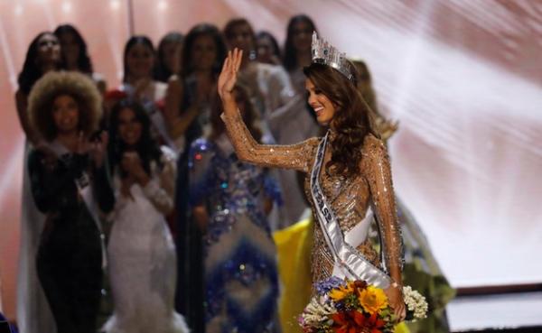 Iris Mittenaere, a Miss França, é coroada Miss Universo 2016.(Imagem: Reuters)