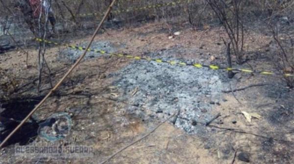 Corpos são achados carbonizados e polícia suspeita que seja de padrasto e enteada.(Imagem:PortalB1/Alessandro Guerra)