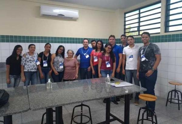 Acadêmicos da FAESF participam de curso sobre produção de sabonetes na UFPI.(Imagem:FAESF)