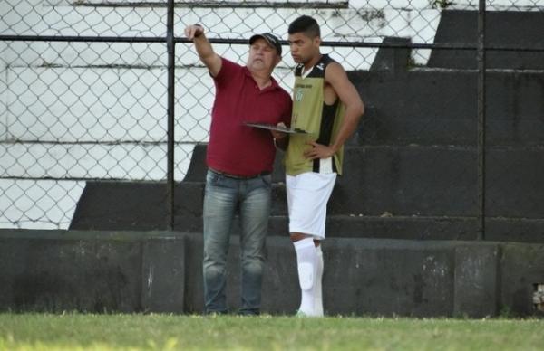 Pedro Manta quando esteve à frente do Belo Jardim.(Imagem:Vital Florêncio / Globoesporte.com)