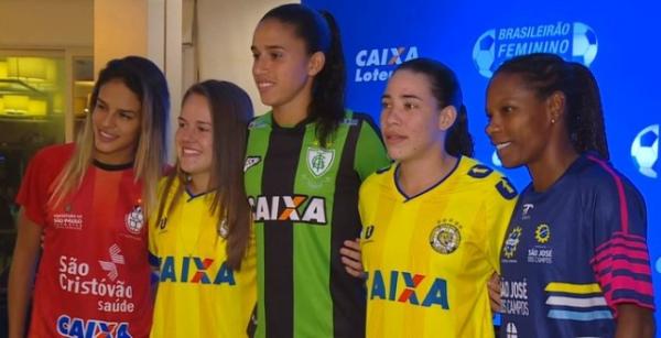 Gabi Nunes (Artilheira), Andressinha (Revelação), Rafaelle (Destaque), Bruna (Gol mais bonito) e Formiga foram homenagem na festa de encerramento do Campeonato Brasileiro de Futebo(Imagem:CBF)