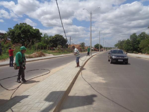Autoridades acompanham finalização da obra na Avenida Beira Rio.(Imagem:FlorianoNews)