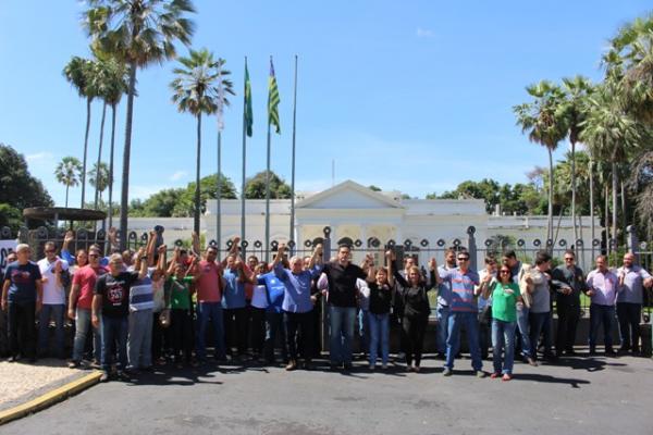 Início da greve no dia 3 de março em frente ao Palácio de Karnak.(Imagem:SInpolpi)