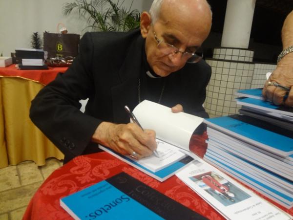 Jantar e lançamento de livro celebraram 80 anos de D. Augusto Rocha em Floriano.(Imagem:FlorianoNews)