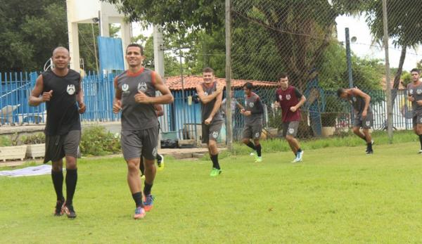 Kamar durante treino no Cori-Sabbá: proximidade com família e amigos o fizeram voltar para a cidade.(Imagem: Wenner Tito)