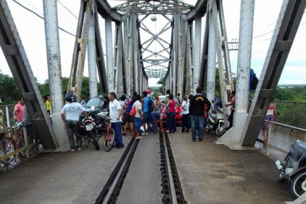 Homem sofre infarto fulminante e morre na Ponte Metálica.(Imagem:Cidadeverde.com)