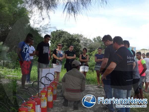 Bombeiros realizaram treinamento com equipe técnica e elenco da Paixão de Cristo.(Imagem:FlorianoNews)