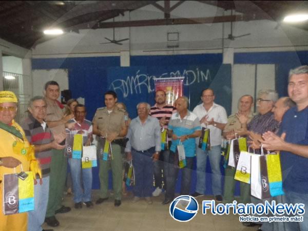 Rotary Club de Floriano Médio Paranaíba presta homenagem no Dia do Soldado.(Imagem:FlorianoNews)