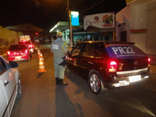 Polícia Militar realizou blitz no centro de Floriano,(Imagem:FlorianoNews)