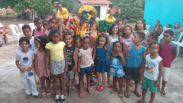 Associações de moradores promovem festa para crianças de Floriano.(Imagem:FlorianoNews)