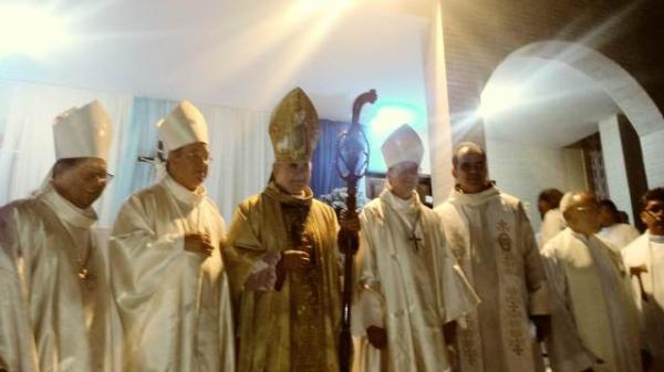 Missa solene marcou Jubileu Sacerdotal de Dom Fernando Panico em Floriano.(Imagem:FlorianoNews)