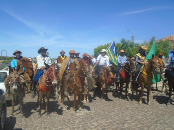 Festa do Vaqueiro é comemorada com missa e cavalgada em Nazaré do Piauí.(Imagem:FlorianoNews)