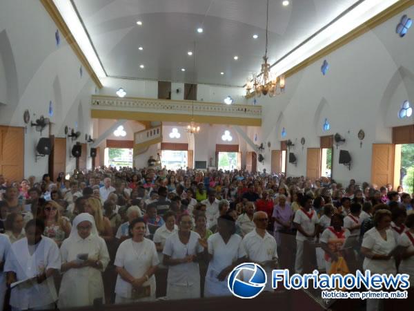 Católicos celebraram Corpus Christi com missa e procissão.(Imagem:FlorianoNews)