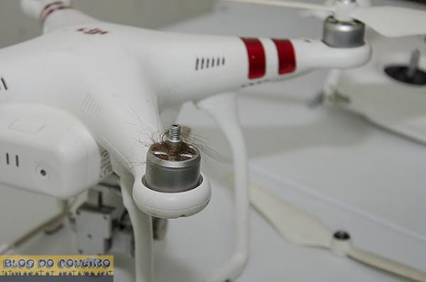 Drone cai e prende cabelo de mulher durante festa no Piauí.(Imagem:Blog do Coveiro)