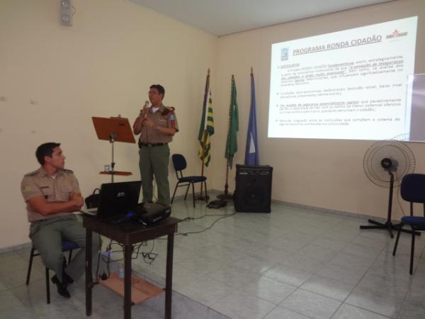 Policiais participaram de aula inaugural do programa Ronda Cidadão em Floriano.(Imagem:FlorianoNews)