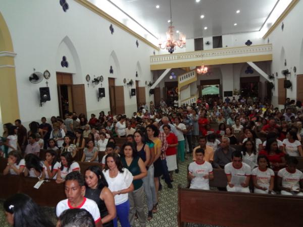 Igreja Matriz celebrou a solenidade de Pentecostes em Floriano.(Imagem:FlorianoNews)
