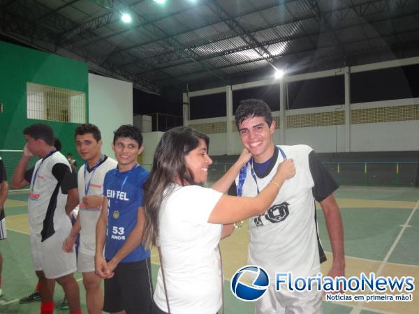 Tarde esportiva é realizada com alunos do colégio Estadual.(Imagem:FlorianoNews)