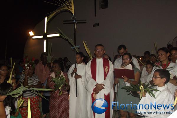 Católicos comemoram Domingo de Ramos. (Imagem:FlorianoNews)