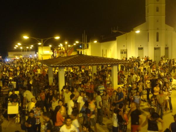 Multidão prestigiou festa de posse do prefeito Gleydson Resende.(Imagem:FlorianoNews)