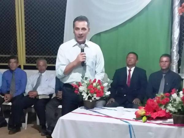 Prefeito de Floriano participa de evento evangélico na Localidade Amolar.(Imagem:Waldemir Miranda)