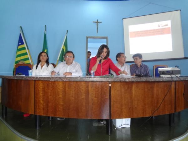 Frente Parlamentar realizou audiência pública sobre drogas em Floriano.(Imagem:FlorianoNews)