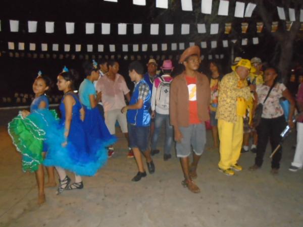 Projeto Amarelinho promove Festival de Quadrilhas e come manga em Floriano.(Imagem:FlorianoNews)