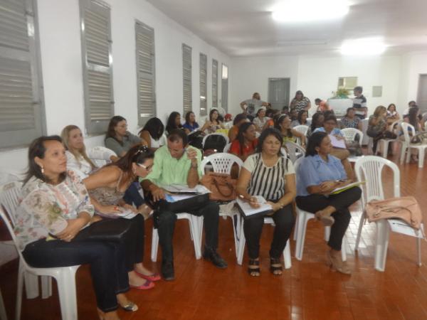 10ª GRE de Floriano sedia reunião sobre Projeto Político Pedagógico.(Imagem:FlorianoNews)