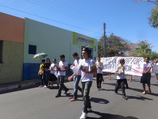 Caminhada pelas principais rua e avenidas de Floriano.(Imagem:FlorianoNews)