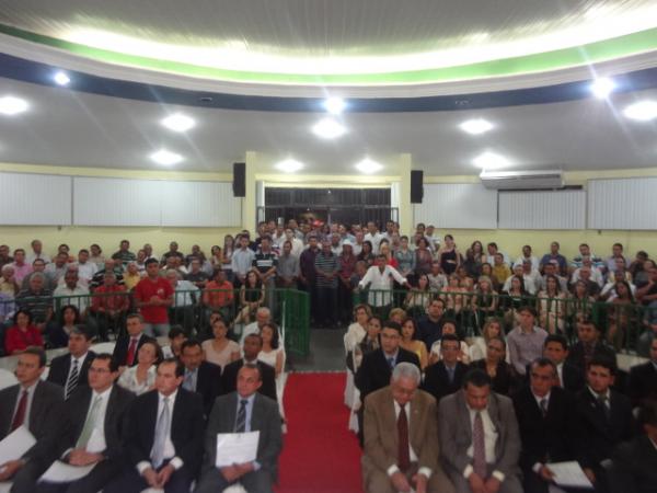 Prefeito, vice e vereadores eleitos são diplomados em Floriano.(Imagem:FlorianoNews)