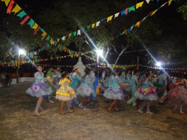 Alegria e animação marcaram o encerramento do 7º Arrastapé no bairro Tiberão.(Imagem:FlorianoNews)