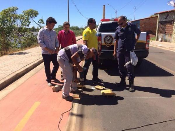 Avenida Esmaragdo de Freitas recebe redutores de velocidade.(Imagem:SECOM)