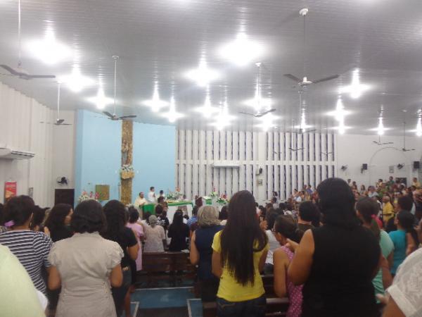 Paróquia de Nossa Senhora das Graças encerrou o 12º Cerco de Jericó.(Imagem:FlorianoNews)