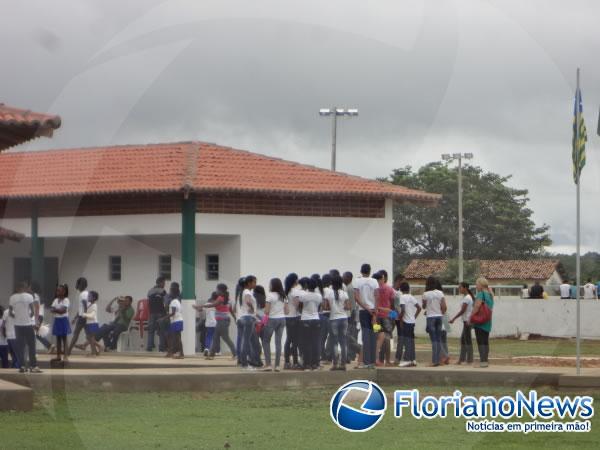  São Francisco do Piauí inaugura escola modelo com presença de autoridades.(Imagem:FlorianoNews)