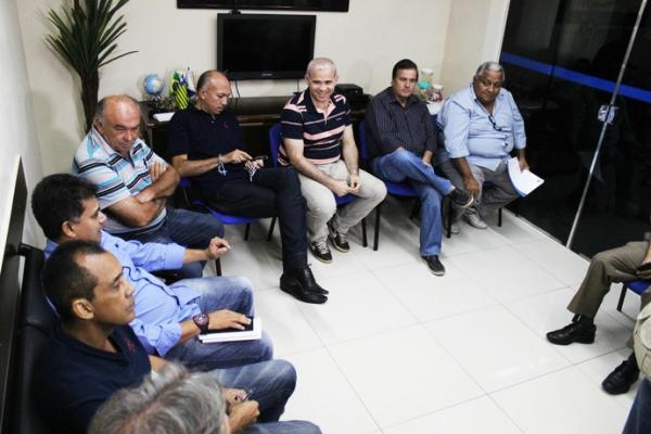 Presidentes dos clubes em reunião na sede da FFP .(Imagem:Emanuele Madeira/GloboEsporte.com)