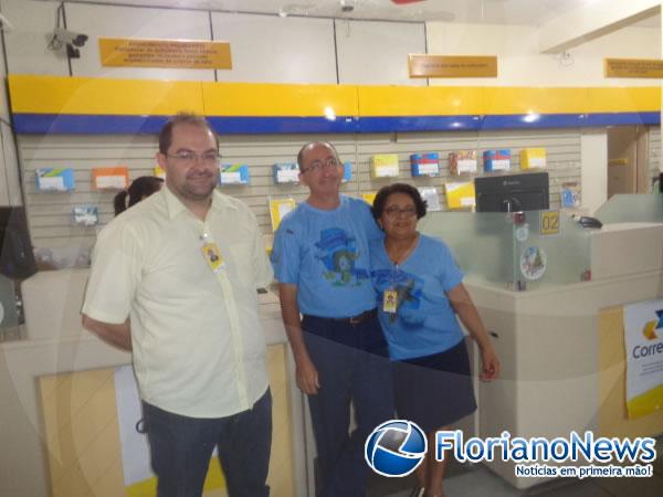 Crianças ganham presentes do Papai Noel dos Correios em Floriano.(Imagem:FlorianoNews)