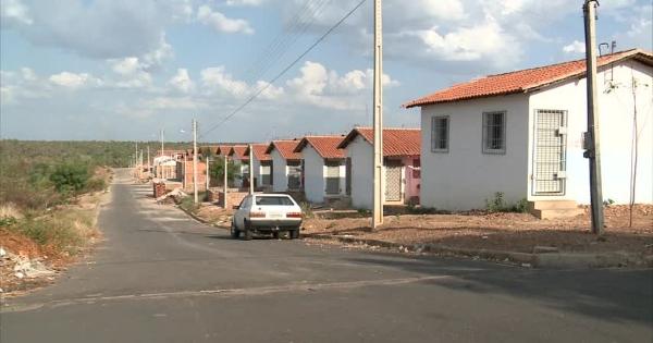 Agentes encontram cachaça, facas e droga em Colônia Agrícola no Piauí.(Imagem:Globo.com)