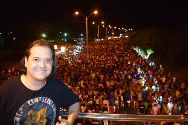 Arrastão atrai milhares de pessoas à Avenida Beira Rio no aniversário da cidade.(Imagem:Secom)