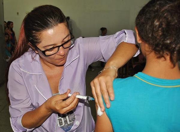 Meninas de 11 a 13 anos precisam tomar segunda dose da vacina contra o HPV.(Imagem:Meio Norte)