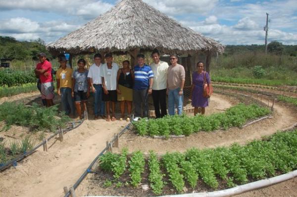 Prefeito de Floriano visita famílias beneficiadas pelo Projeto PAIS no povoado Alegre.(Imagem:Secom)