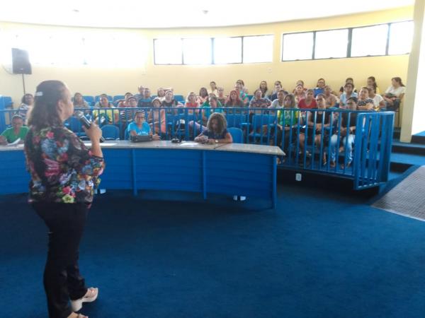 Em assembleia, servidores da Educação decidem fazer paralisação em Floriano.(Imagem:FlorianoNews)